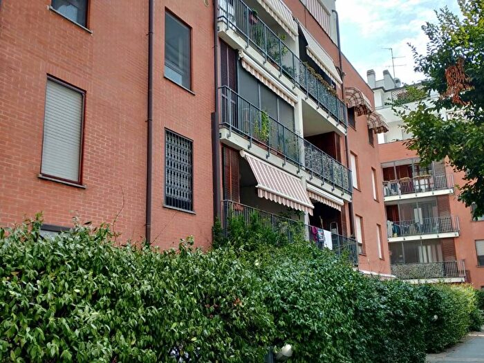 Appartamento trilocale in affitto in Via Diodoro Siculo, Greco Segnano, Milano