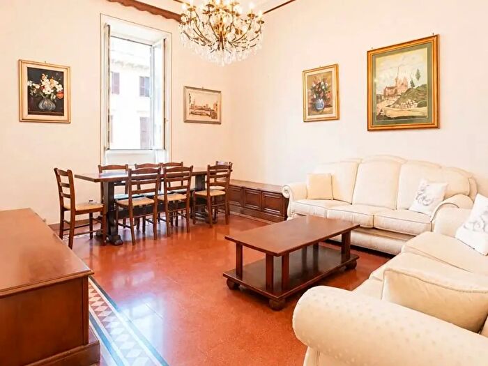 Appartamento quadrilocale in affitto in Via dei Gracci, Roma