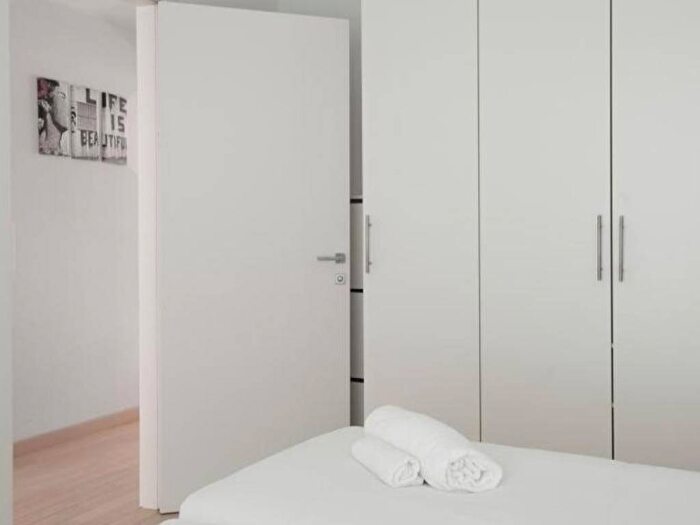 Appartamento trilocale in affitto in Via Cola di Rienzo, Solari, Milano
