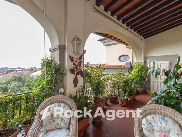 Appartamento con 6 locali in vendita in Vicolo dei Bacchettoni, Pistoia