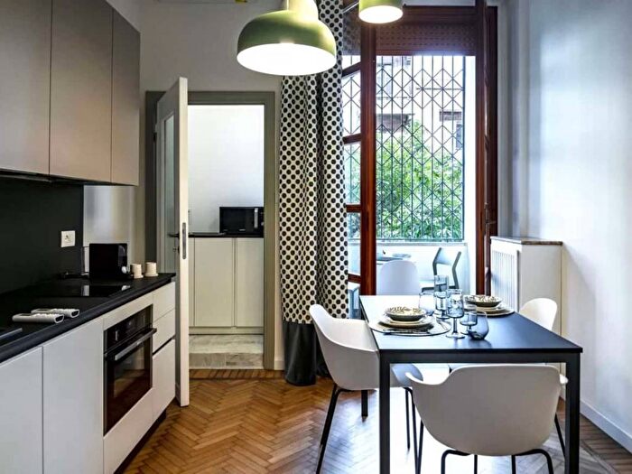 Appartamento bilocale in affitto in Via Camillo Hajech, Plebisciti Susa, Milano
