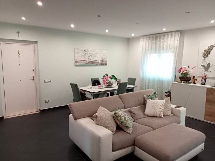 Appartamento quadrilocale in affitto in Via della Conciliazione, Brancaccio, Palermo