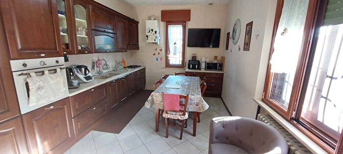 Appartamento con 7 locali in vendita in Via Grottoli, Asciano