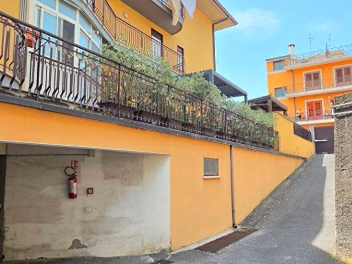 Casa con 5 locali in affitto in Via Vecchia Pedara, Tremestieri Etneo