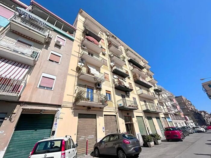 Appartamento trilocale in vendita in Via Girolamo di Martino, Palermo