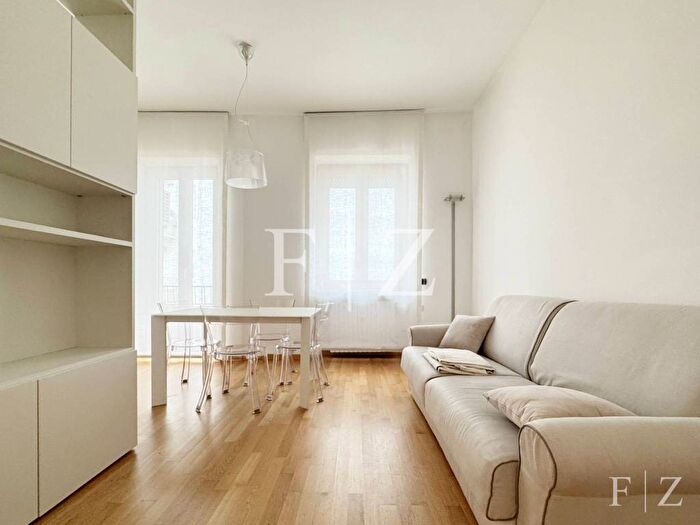 Appartamento trilocale in affitto in Corso Genova, Milano