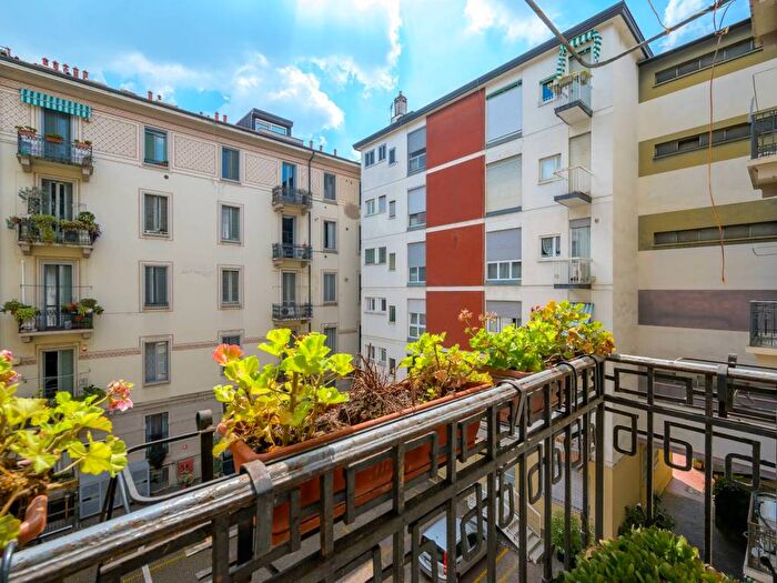 Appartamento trilocale in affitto in Via Carlo Farini, Farini, Milano