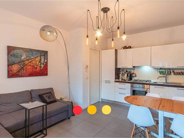 Appartamento trilocale in affitto in Via Casoretto, Casoretto, Milano