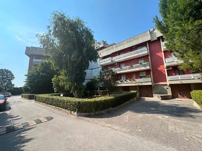 Appartamento con 5 locali in vendita in Strada Messenape, Bari