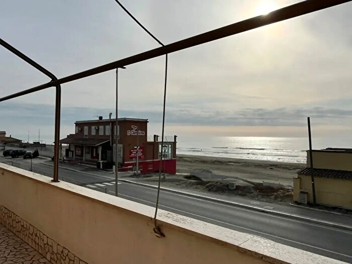 Appartamento trilocale in vendita in Lungomare degli Ardeatini, Ardea