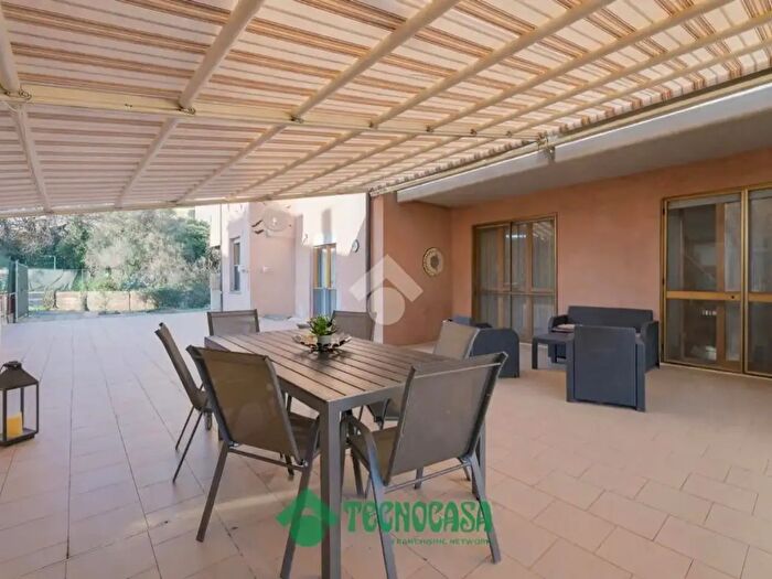 Appartamento con 5 locali in vendita in Via della Repubblica, Aulla