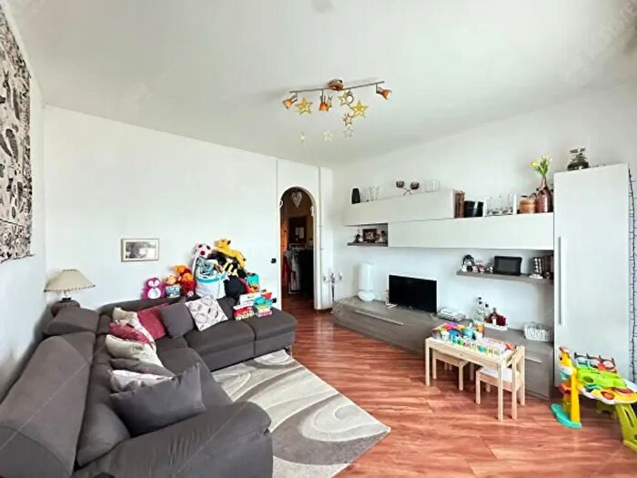 Appartamento trilocale in vendita in Via degli Ontani, Milano