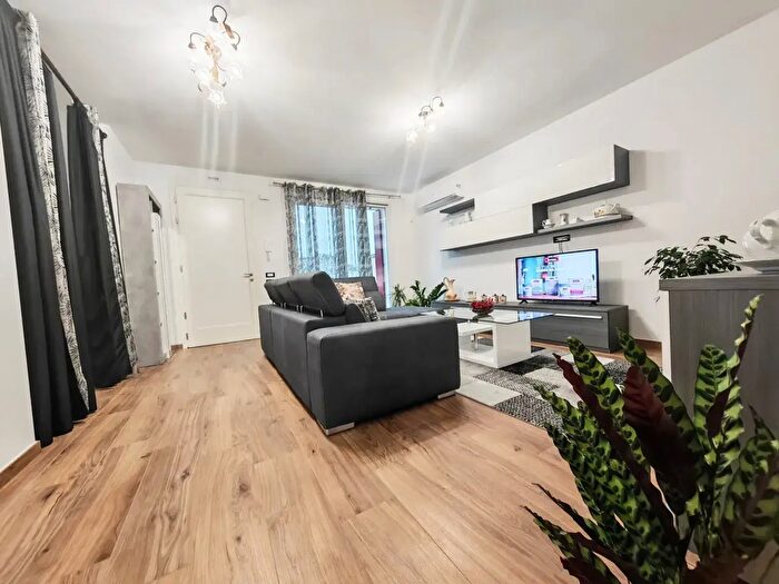 Casa quadrilocale in vendita in Fratta Polesine