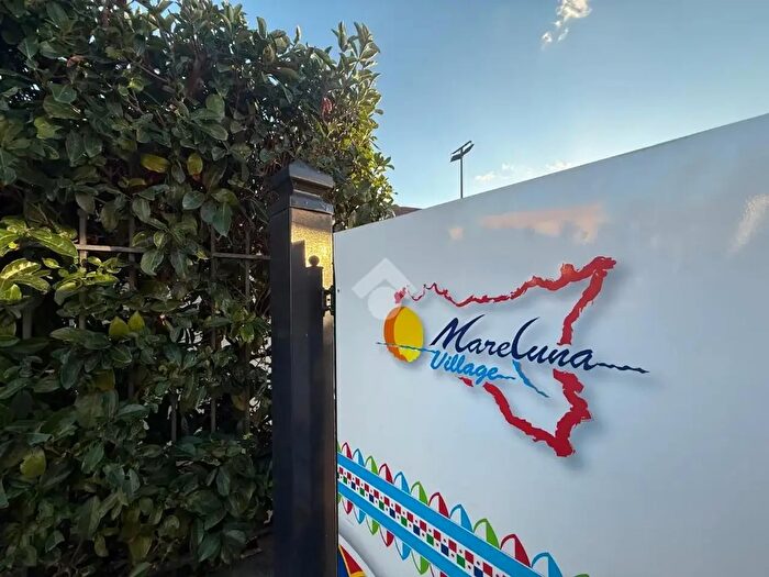 Casa con 5 locali in vendita in Contrada Pistavecchia, Campofelice Di Roccella