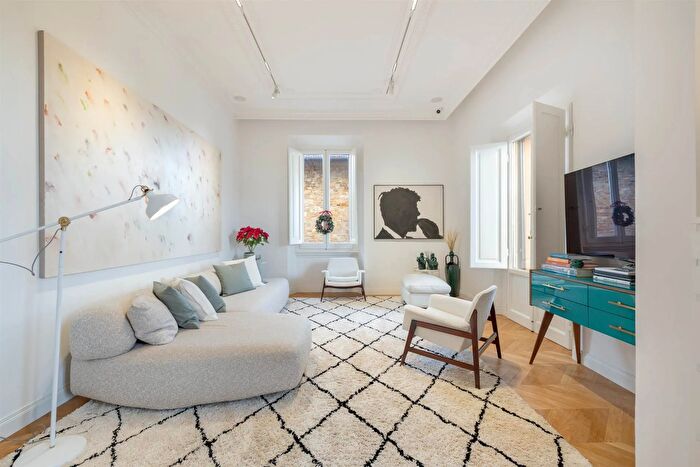 Appartamento con 6 locali in affitto in Firenze, Firenze