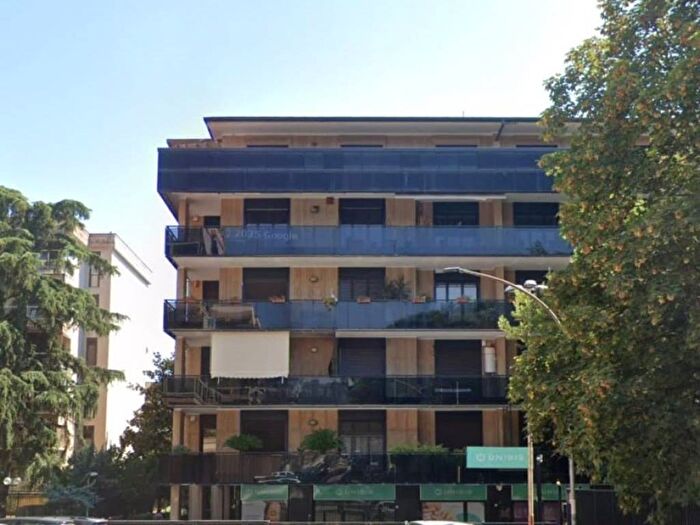 Appartamento quadrilocale in affitto in Via Giotto, Corso Trieste, Caserta