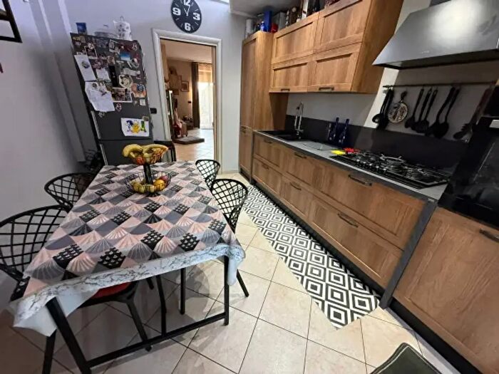 Appartamento quadrilocale in vendita in Via Luciano Raschio, Alessandria