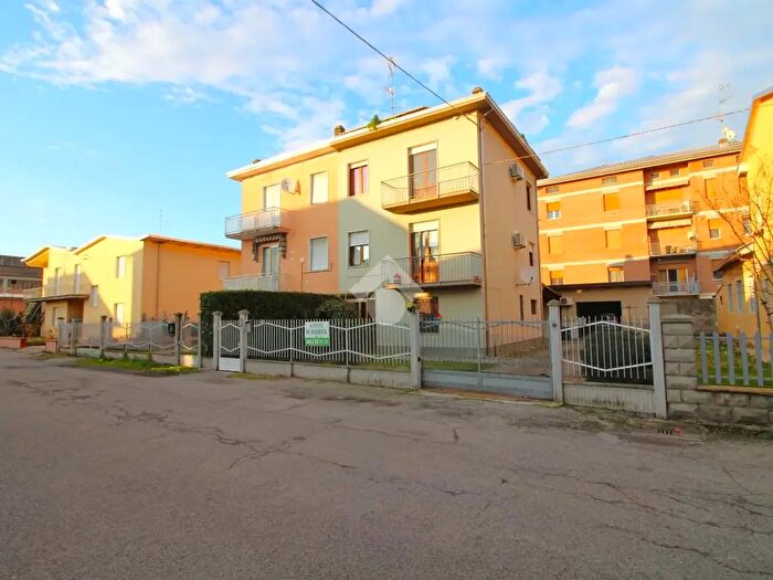 Casa quadrilocale in vendita in Via I Maggio, Fabbrico