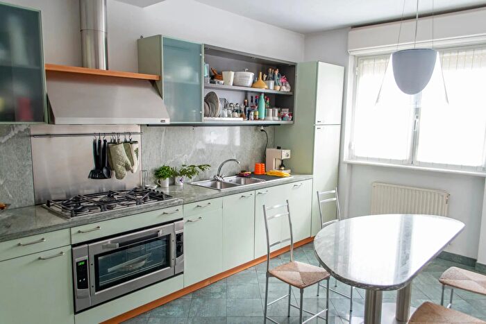 Appartamento con 6 locali in vendita in Via San Secondo, Ventimiglia