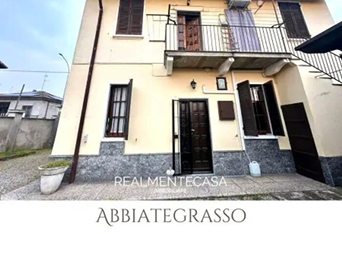Casa trilocale in vendita in Via Don Giovanni Minzoni, Abbiategrasso