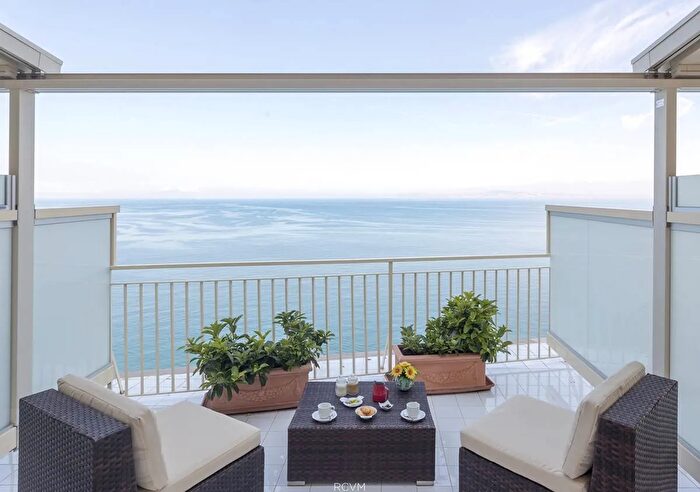 Appartamento trilocale in vendita in San Benedetto del Tronto Lungomare San Benedetto del Tronto Lungomare, San Benedetto Del Tronto