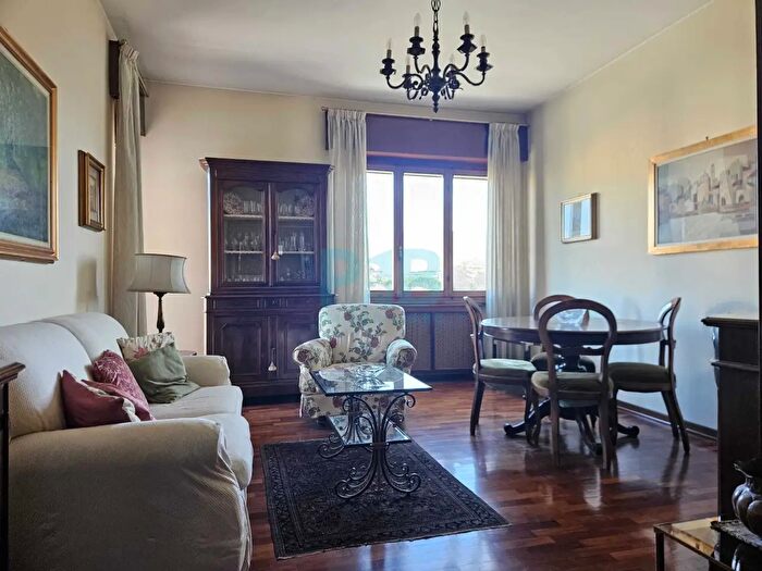 Appartamento trilocale in vendita in Via Cefalonia, Brescia