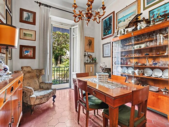 Casa con 9 locali in vendita in Firenze