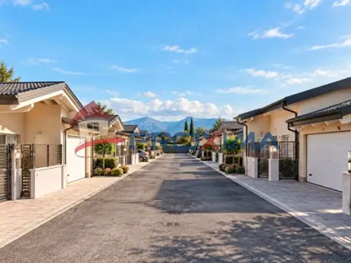 Casa quadrilocale in vendita in Piazza Camillo Benso di Cavour, Avezzano