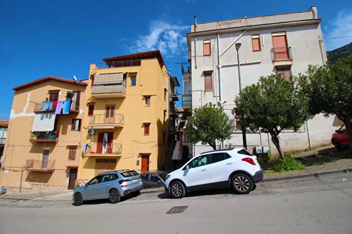 Appartamento trilocale in vendita in Via delle Scuole Traversa a, Altofonte