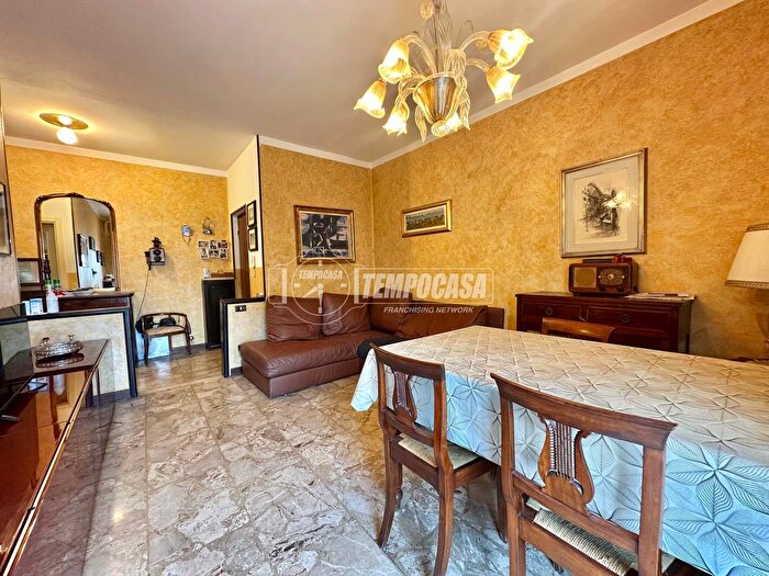 Appartamento trilocale in vendita in Via Grandi, Peschiera Del Garda