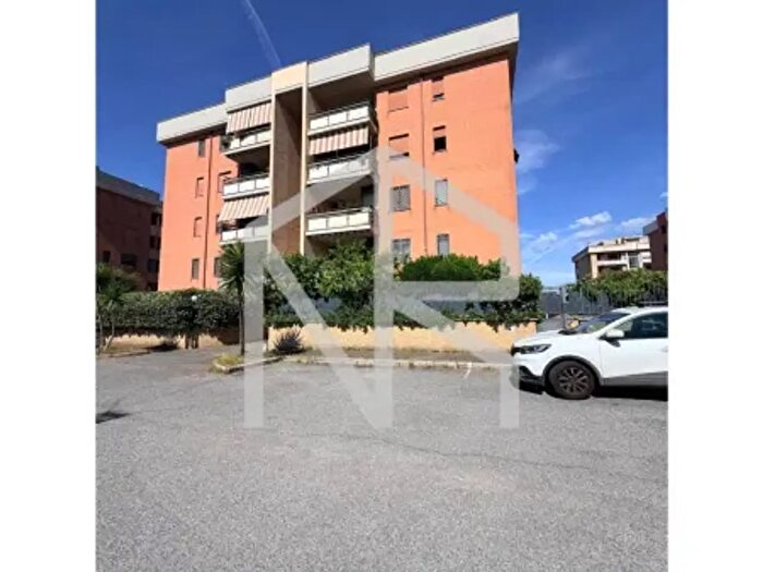 Appartamento trilocale in vendita in Via Rodolfo De Novà, Roma