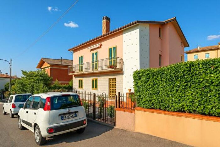 Casa con 6 locali in vendita in Cupramontana