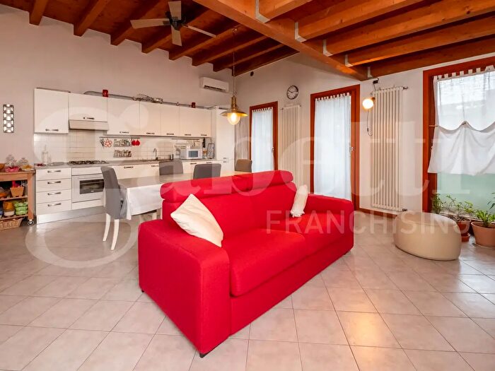 Appartamento trilocale in vendita in Via delle Grole, Monselice