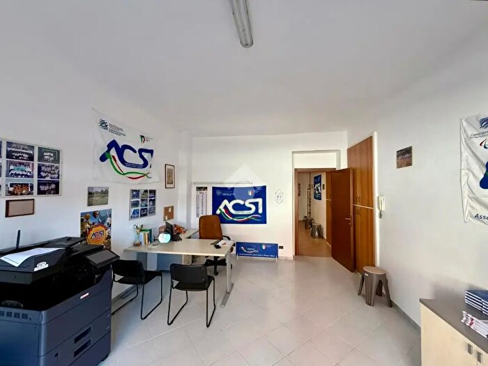 Appartamento trilocale in vendita in Via Giovanni Scazzola, Alessandria