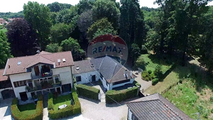 Casa quadrilocale in vendita in Via San Giorgio, Casorate Sempione