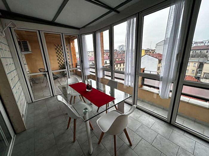 Appartamento trilocale in affitto in Via Gaetana Agnesi, Porta Romana Medaglie dOro, Milano