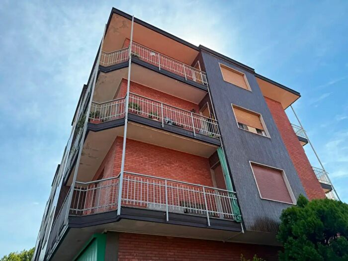 Appartamento trilocale in vendita in Via Gran Sasso, Cinisello Balsamo