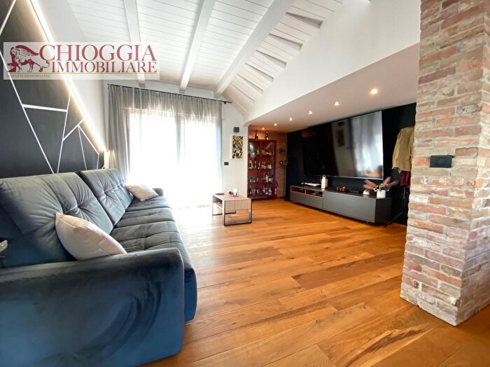 Appartamento con 5 locali in vendita in Via Granatieri di Sardegna, Chioggia