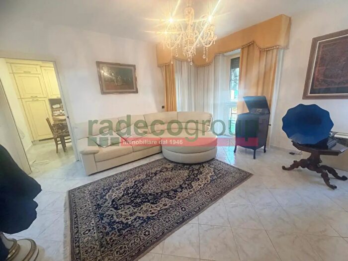 Appartamento quadrilocale in vendita in Via Grecia, Livorno