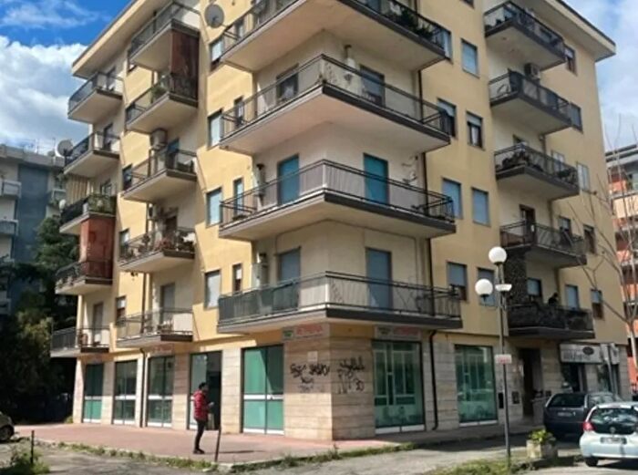 Appartamento con 5 locali in vendita in Via Antonio Gramsci Roges Rende Cosenza Calabria Italia, Rende