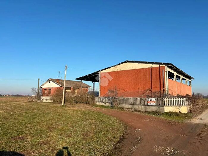 Casa con 5 locali in vendita in Via Cuneo, Barge