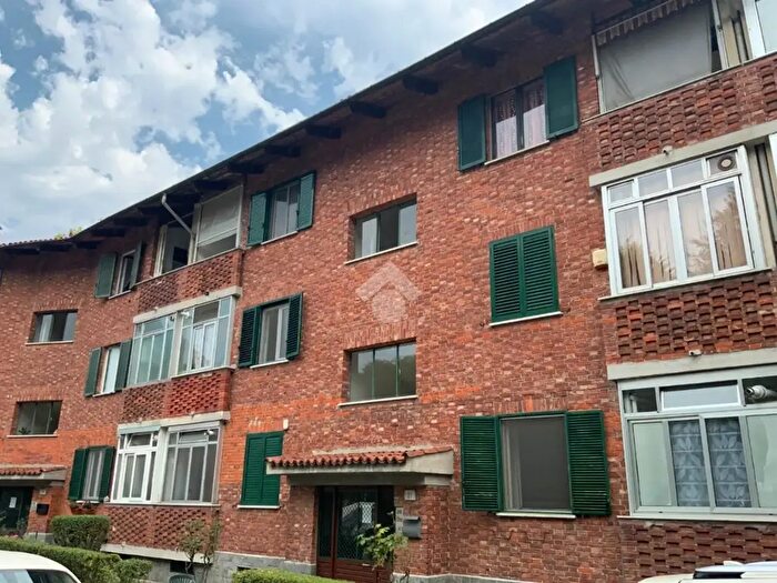 Appartamento trilocale in vendita in Via degli Aceri, Torino