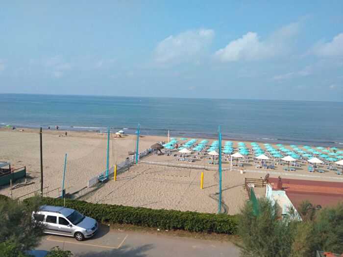 Appartamento quadrilocale in vendita in Via Ulisse, Ardea