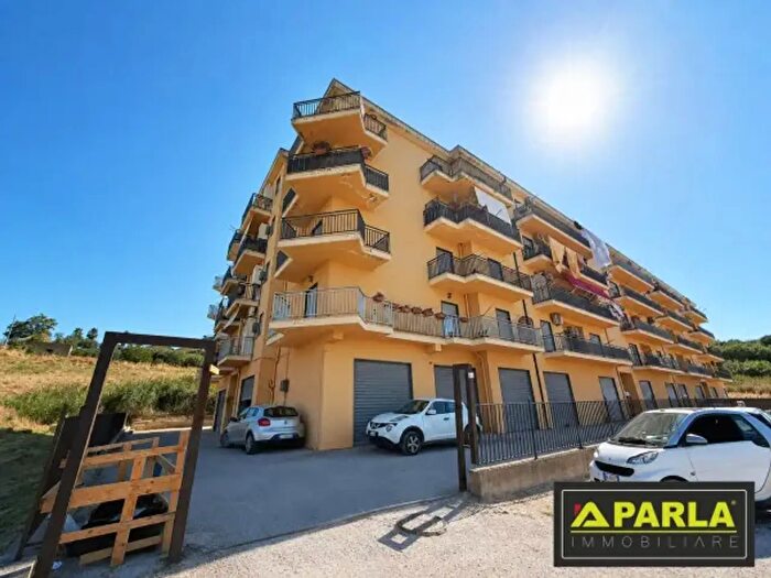 Appartamento con 5 locali in vendita in Via Nilde Iotti, Canicatti'