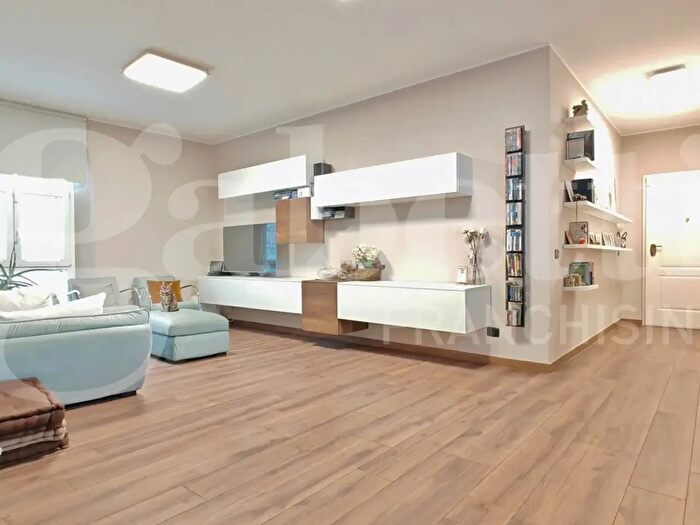 Appartamento con 6 locali in vendita in Via Circonvallazione Liberazione, San Giovanni In Persiceto