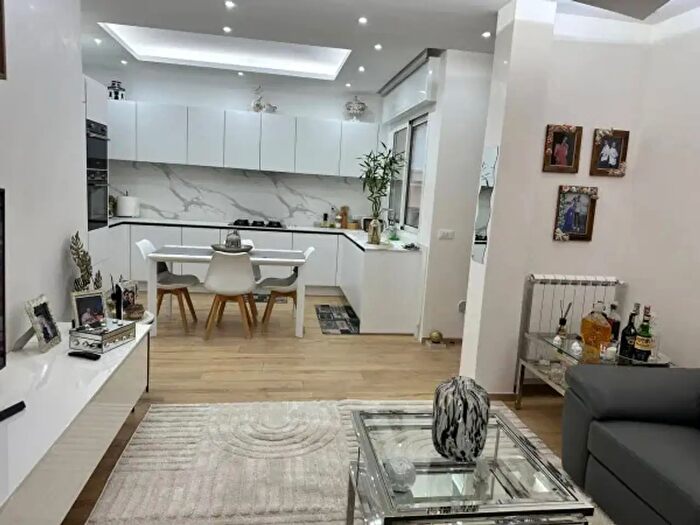 Appartamento con 5 locali in vendita in Corso Limone Piemonte, Ventimiglia