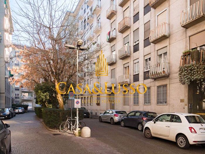 Appartamento trilocale in affitto in Via Giulio e Corrado Venini, Pasteur, Milano