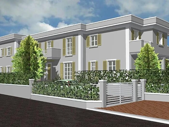 Casa con 5 locali in vendita in Carrara