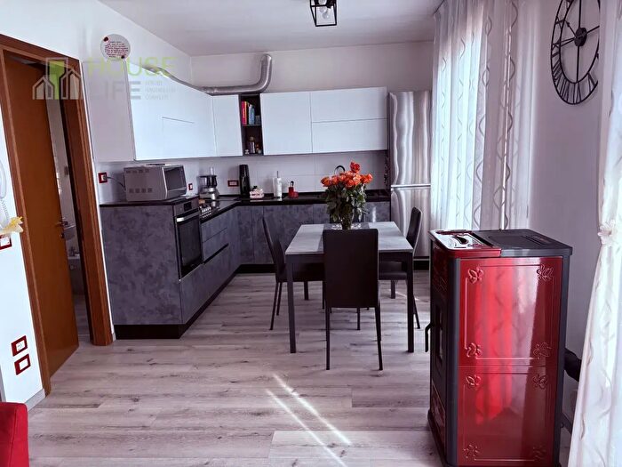 Appartamento quadrilocale in vendita in Via Roma, Torrebelvicino