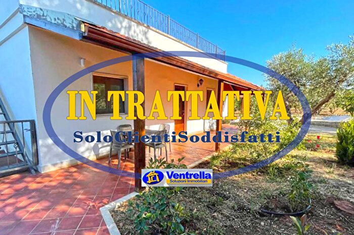 Casa con 6 locali in vendita in Putignano